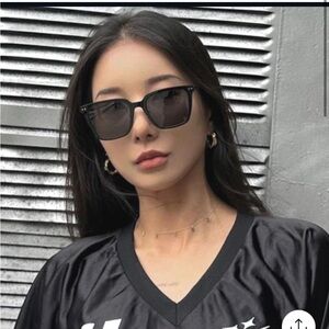 NWT Carin Lets C1 sunglasses black - worn by new jeans